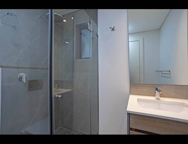 2 BEDROOM APARTMENT TO LET IN NEWLANDS